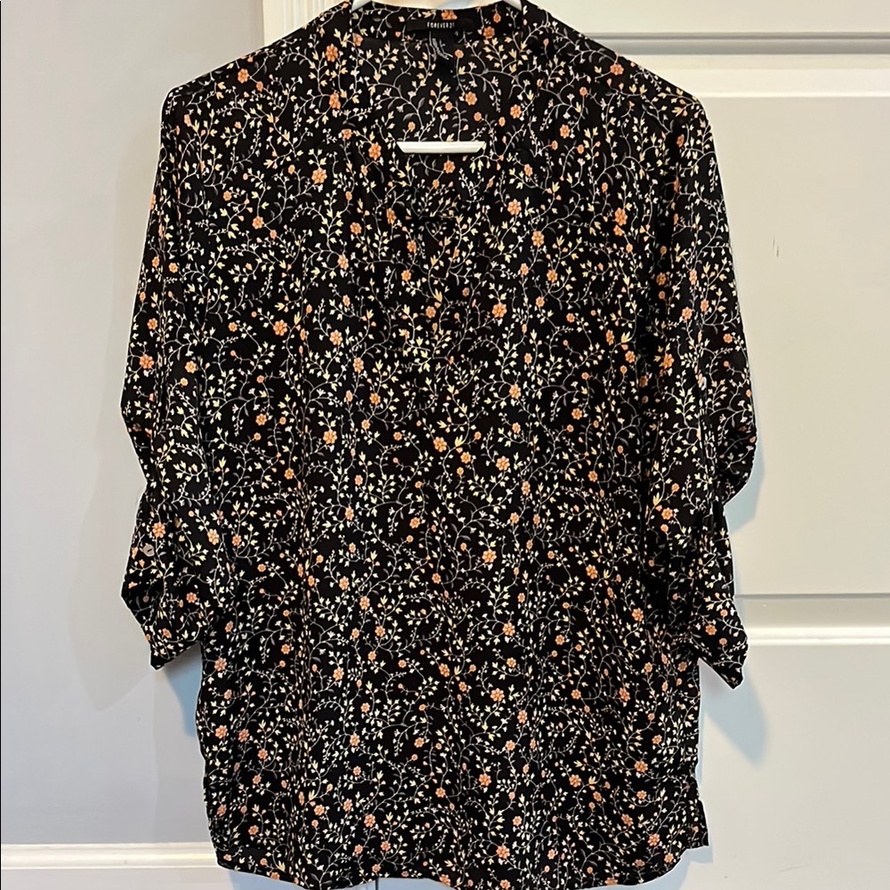 Forever 21 Black and White Buttoned Blouse with Mandarin Collar